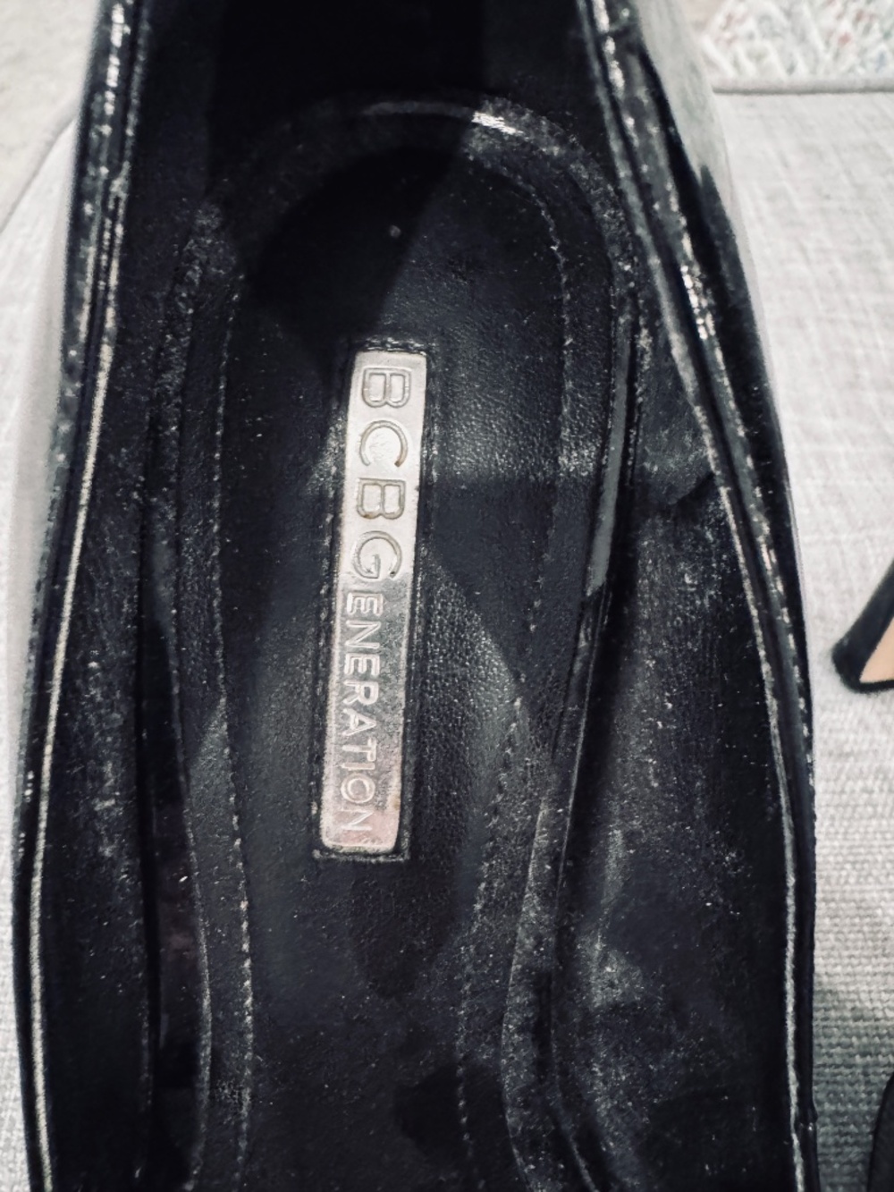 BCBGeneration Black Patent Leather Peep-Toe Pumps Size 7 - Picture 4 of 6